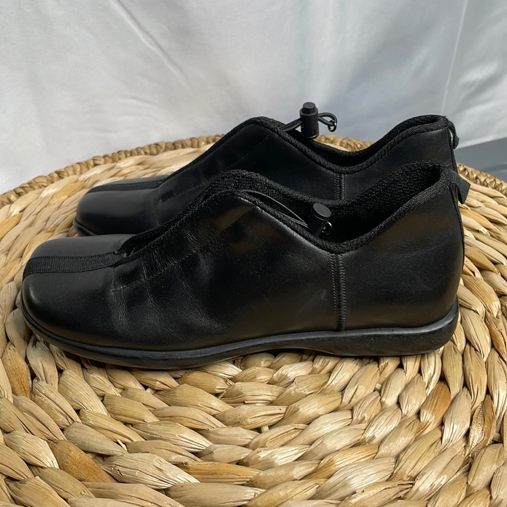 Accent slip on elastic lace up black leather shoes - Picture 2 of 4